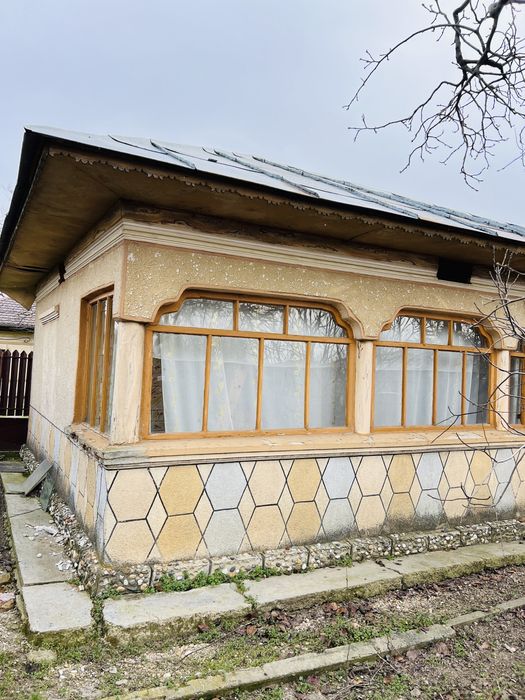 Casa Batraneasca-7 Camere+Beci-Centrul Comunei Greaca(657MP  Teren)