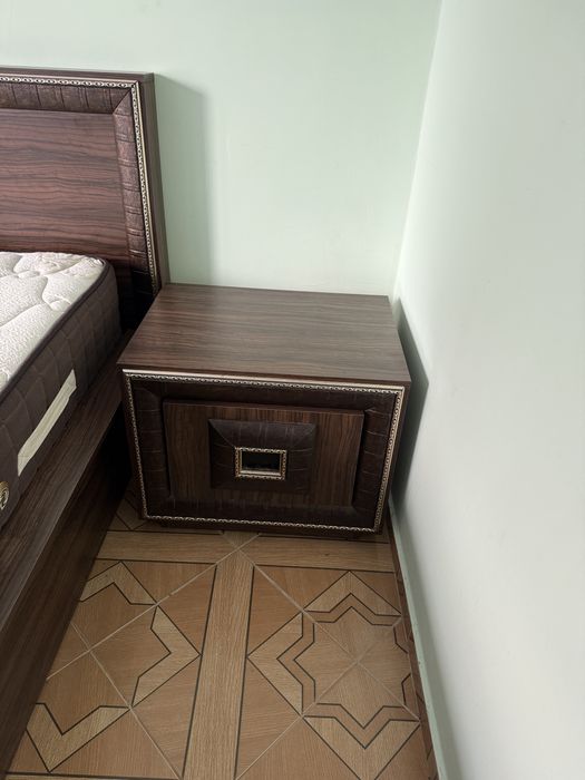 Запазена спалня 160x200 с матрак, скрин и шкафче подарък