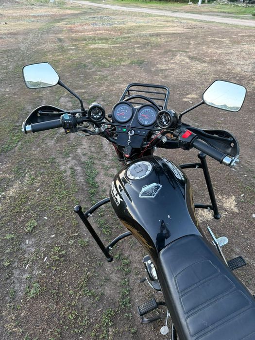 Продам мотоцикл сузики куб 200