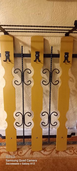 Стенна закачалка-дърво и ковано желязо