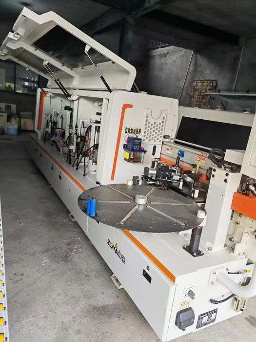 Кромкооблицовочный станок,форматно раскроичный станок