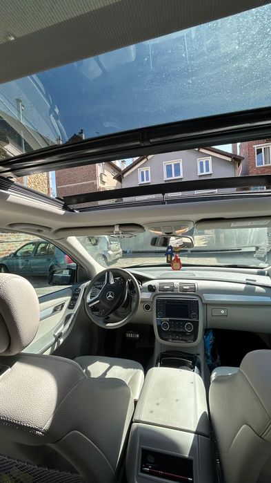 Vând Mercedes classe r W 251 din 2010