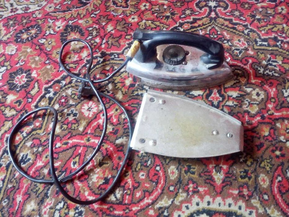 Продаются разные утюги