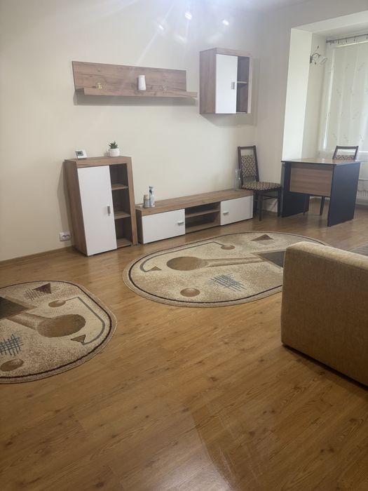 Inchiriez apartament 2 camere decomandat