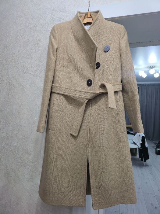 Продам пальто MANGO