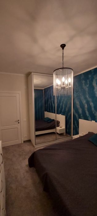 Persoana fizica vand  apartament 3 camere pret negociabil!