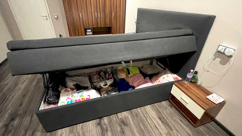 Голяма и широка спалня