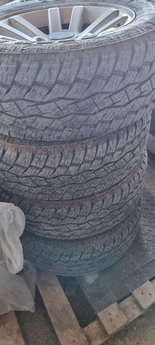 Джанти с гуми 5x139.7 16 ц.отвор 108-235/60/16