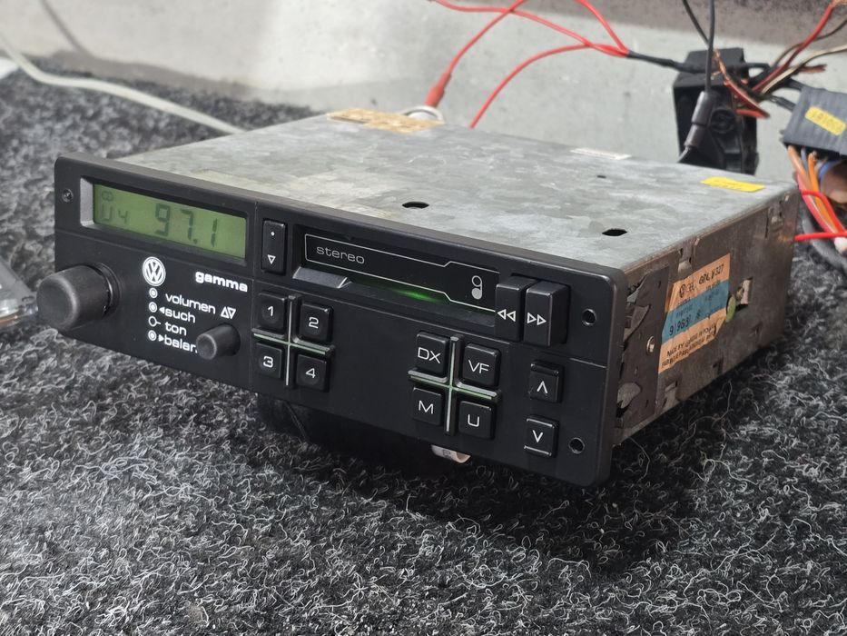 Radio casetofon VW AUDI GAMMA 2 gro m327, retro mobil