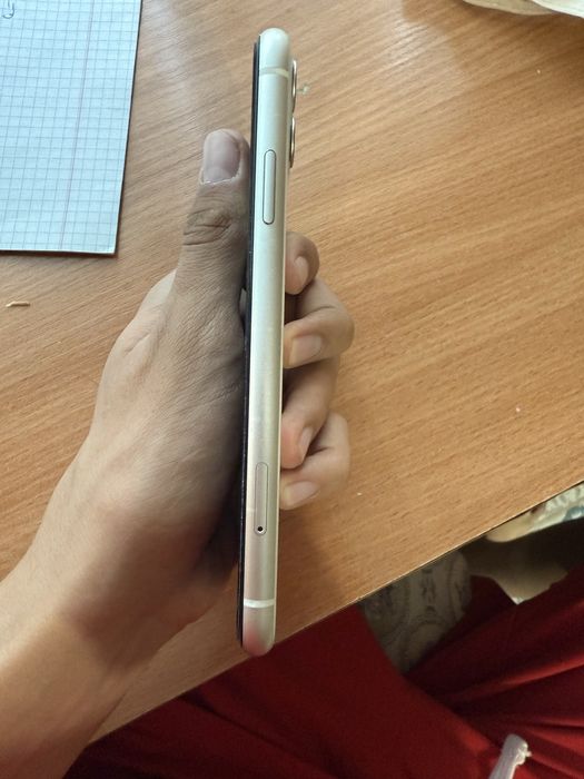 iPhone 11 с гарантией