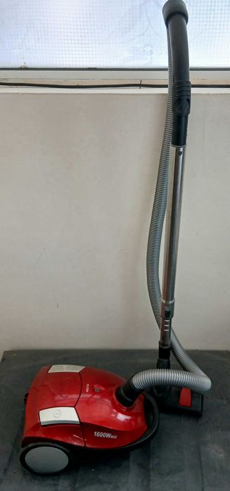 Прахосмукачка 1600W