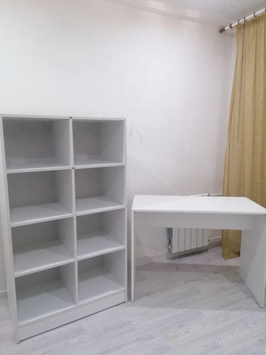 Продам стеллаж и стол