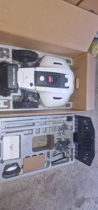 Robot de tuns gazonul Mammotion YUKA (VPVR6X5W) – Ca Nou / Sigilat, GPS RTK, Fără fir perimetral