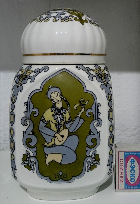 Чайница/ Кофейница. Фарфор.