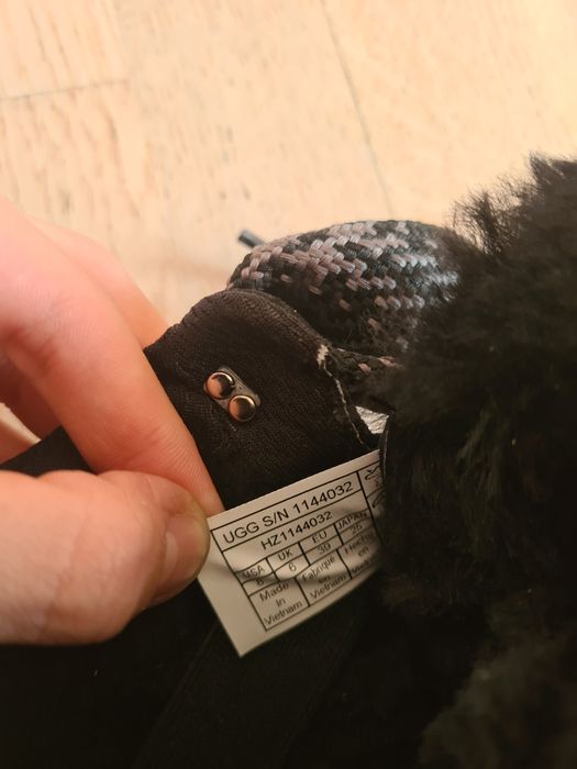 Ghete/Cizme UGG.