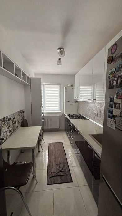Apartament 3 camere de inchiriat