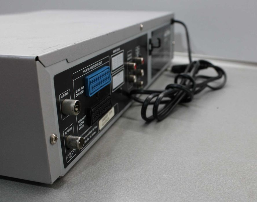 Universum  - DVD-VCR 4330