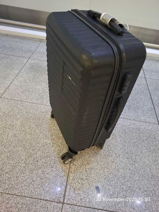 куфар 60 L,  NК travelline, твърд, турски, с дефект счупено 1 колелце