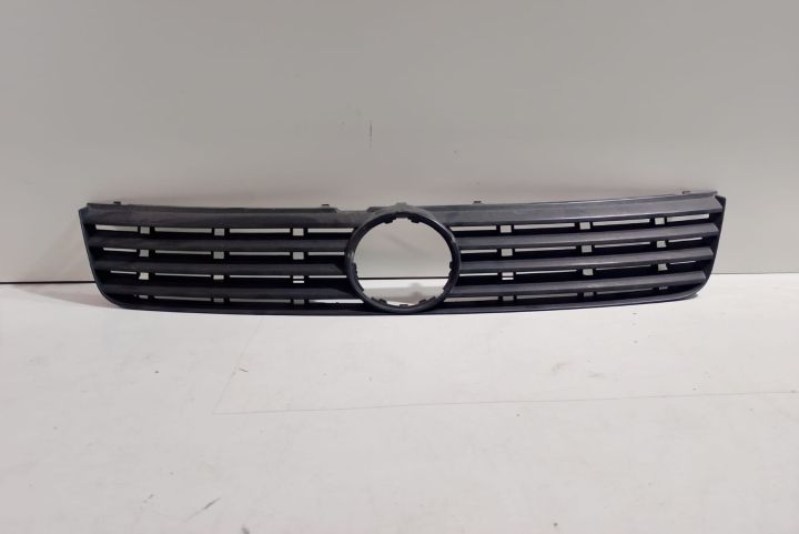 Grila radiator 3B0853653C Volkswagen VW Passat B5