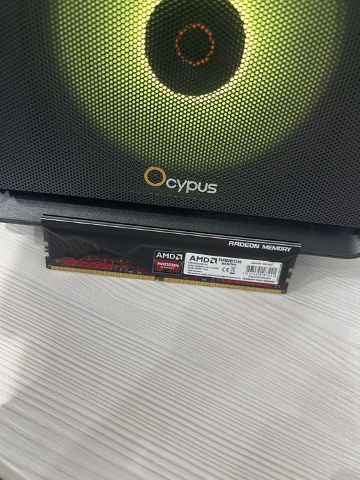 Оперативная память 16Gb DDR4 R9 radeon