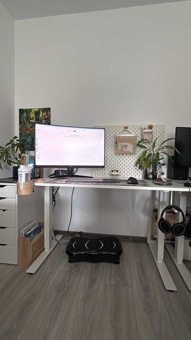 Birou cu cadru reglabil pe inaltime si lungime manual Ikea TROTTEN 120x70 cm