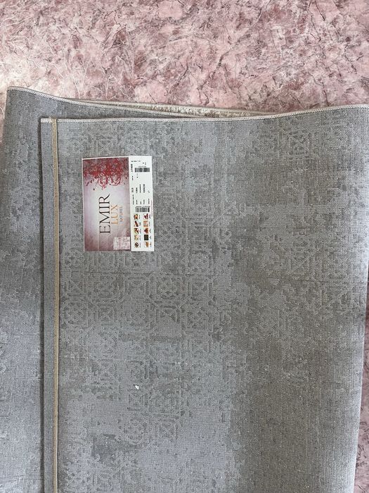 Продам ковер 1.5*2.3