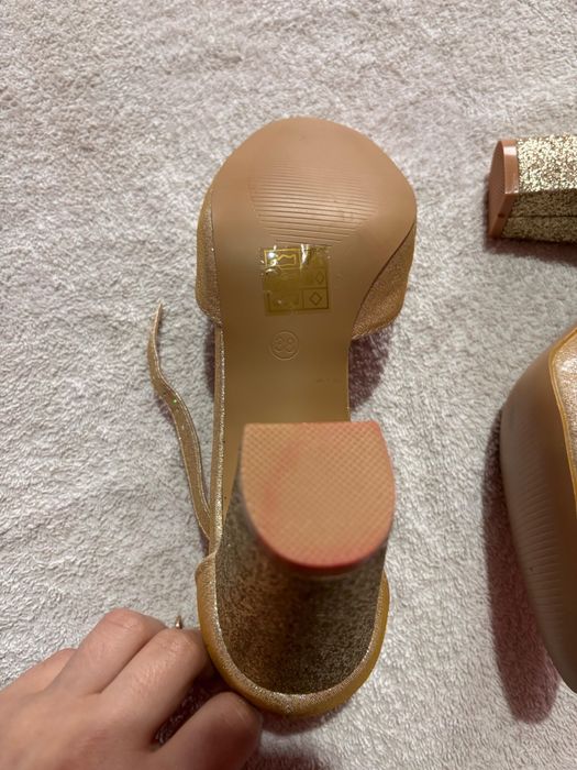 pantofi cu toc femei