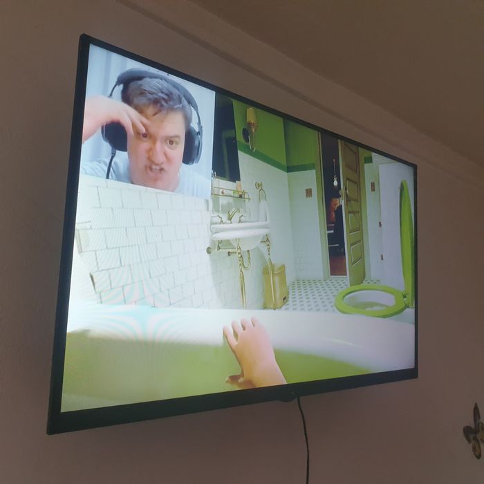 Vand 2tv uri 102 si 105cm 150lei