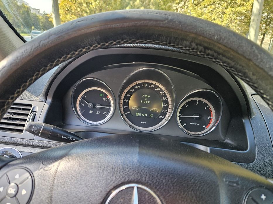 Vând Mercedes-Benz C220 Cdi automat