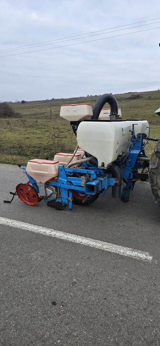 Semanatoare de porumb monosem NG 4 randuri cu azot