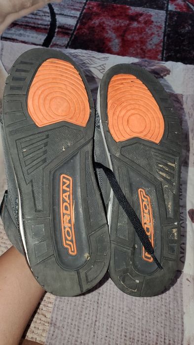 Jordan 3  marimea 38