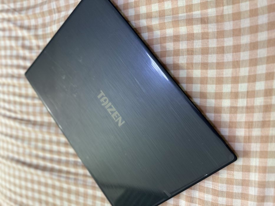 Продам ноутбук  в отличном состояний