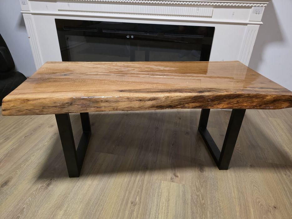 Mesa nuc și stejar cu rășină