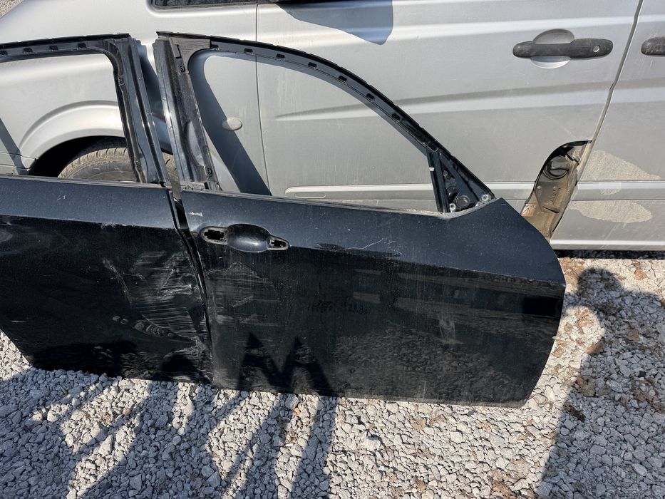 Десни предна и задна врати BMW e84