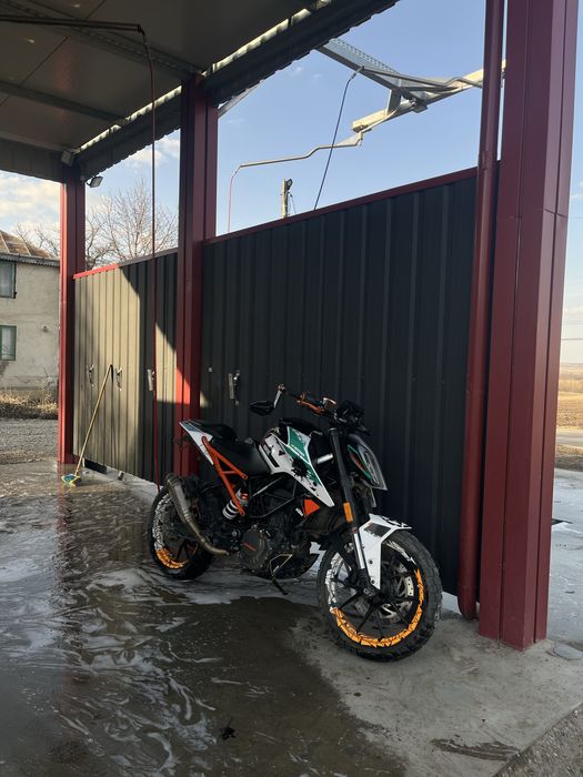 Vand KTM DUKE  125 cc!!!!