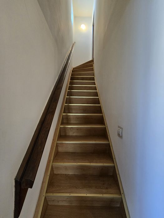 Продаётся 4-комнатный дом в центре города