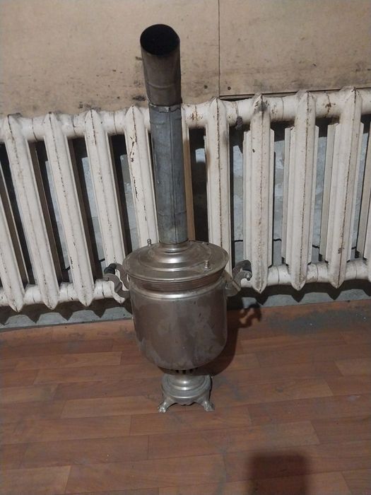 Продам металлический самовар с дымовой трубой