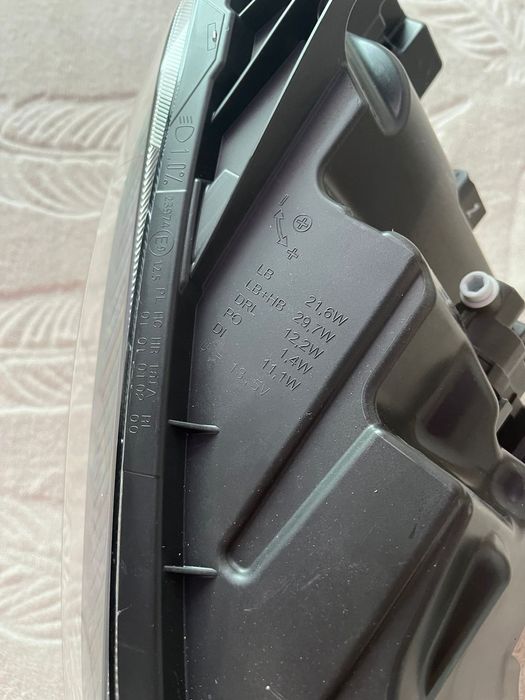 Фара на ладу Весту