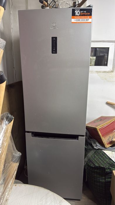 Холодильник  Indesit