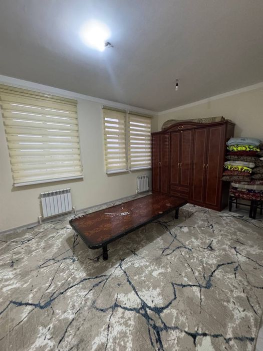 Срочно здаеться квартира в аренду чирчике 2 микрорайоне новостроека