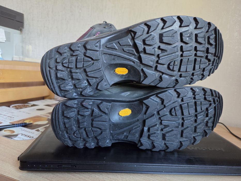 Туристически обувки LOWA 44