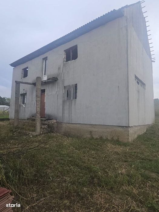 De vânzare casă în Cetariu