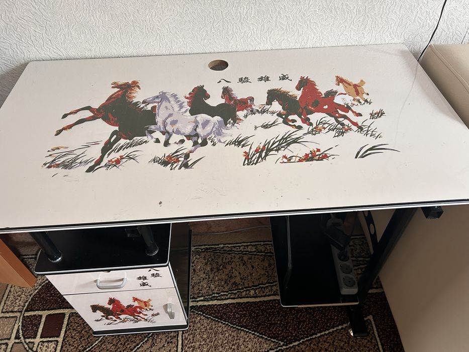 Продам стол