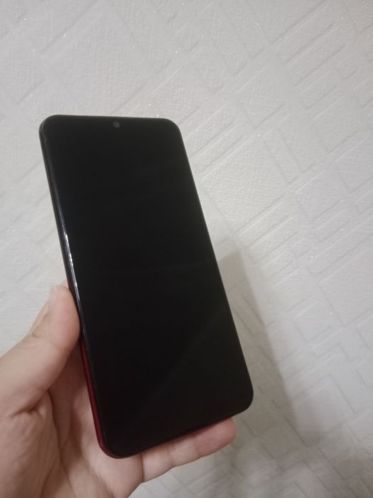 Продам  телефон vivo Y12