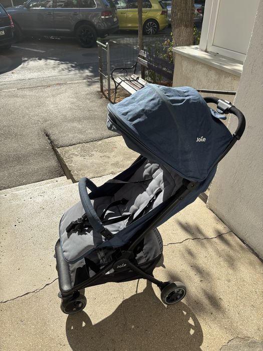 Carucior ultracompact Joie Pact ,pliabil stil troller