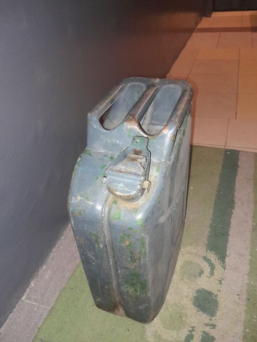 Канистра 20л на степной 3