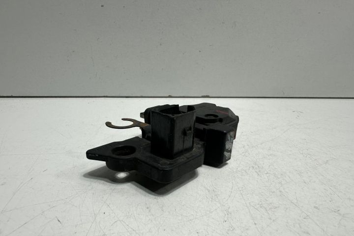 Releu alternator F00m145293 Mercedes-Benz   seria