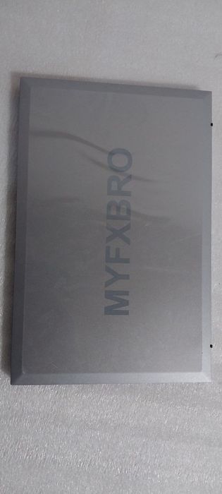 Номи MYFXBRO ноутбук хали янги