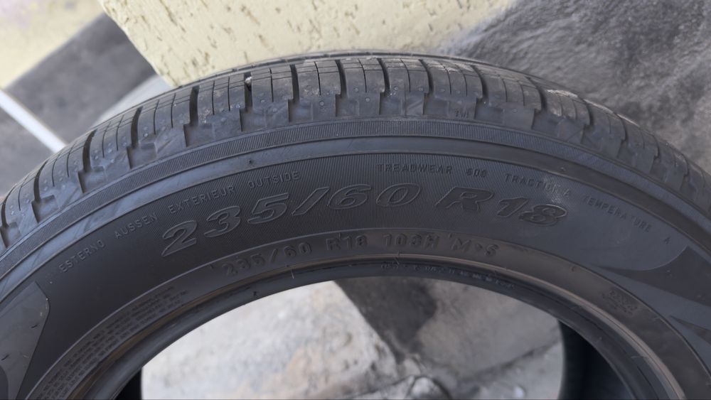 Продам комплект шин PIRELLI 235/60/R18
