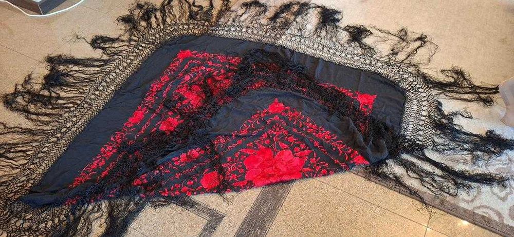 Sal brodat matase, original, dans traditional Spania